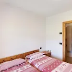 Apartment Legnameir Bait Da Rez